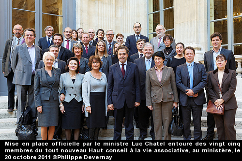 les membres du haut conseil a la vie associative en présence de Luc CHATEL lors de son installation officiel