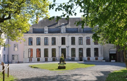 un centre d’accueil et d’hébergement pour personnes adultes handicapées mentales en Belgique à Callenelle 