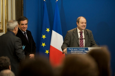 Discours du Pr&eacute;sident de l'UNEA, Denis MARTIN peu avant la signature du pacte avec a sa gauche Fran&ccedil;ois FILLON&copy; Beno&icirc;t Granier/Matignon