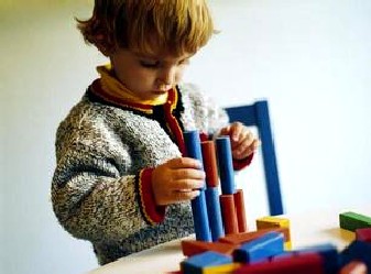 Ici un enfant autiste soigné dans le cadre de la méthode ABA