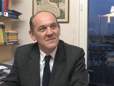 Le depute Daniel FASQUELLE dans son bureau a l'Assemblée nationale le 26 janvier 2012