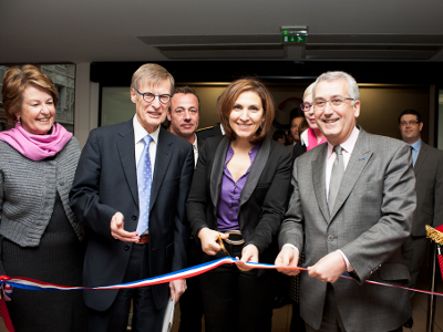 Nora BERRA, au côté Madame Élisabeth HUBERT, ancienne ministre de la Santé en 1995 et de Monsieur BAGUET Député Maire de Boulogne Billancourt et de Monsieur Gérard HERMANT le Directeur de cette établissement, inaugurant le nouveau pôle le jour  anniversaire des 38 ans du Diplôme d'État de psychomotricien en présence de plus de cinq cent élèves.