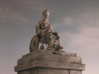 Marianne symbole de la république en fauteuil©apf