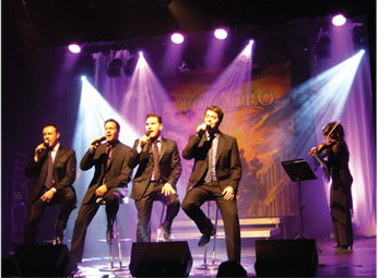Le groupe québecois Tocadeo à Saint Jean  en Haute-Garonne le 18 fevrier 2012 lors d'un concert