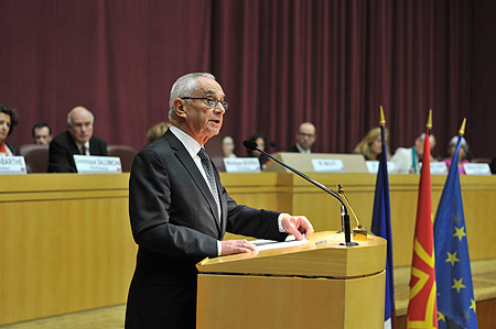 Martin Malvy président du conseil régional de Midi-Pyrénées a la tribune le 26 mars 2010