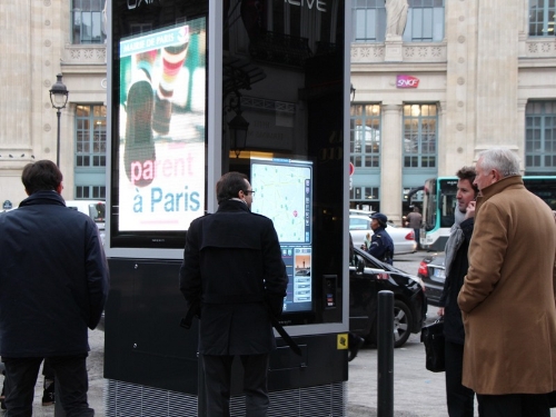 Inauguration Colonne Manu dOxialive le 11 décembre dernier dans la capitale parisienne