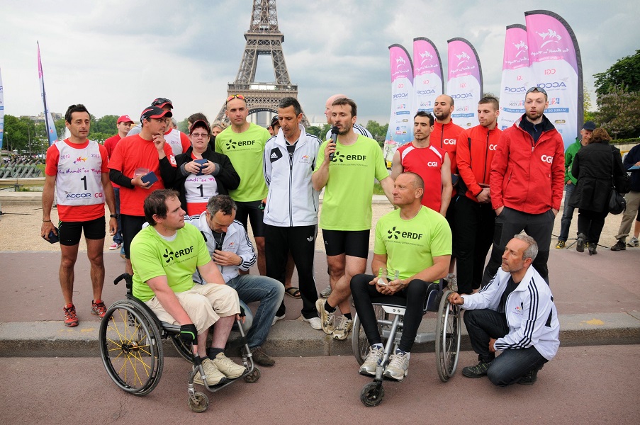 Sur la photo 1er 3e prix du Free Handi’se Trophy 2013 avec l'équipe des Sûrs-Voltés et l’équipe des CGI’Jo >© Nicolas Götz