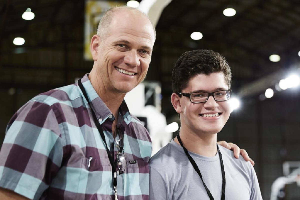 Tobie HATFIELD designers chez Nike en compagnie ici du jeune  Matthew WALZER