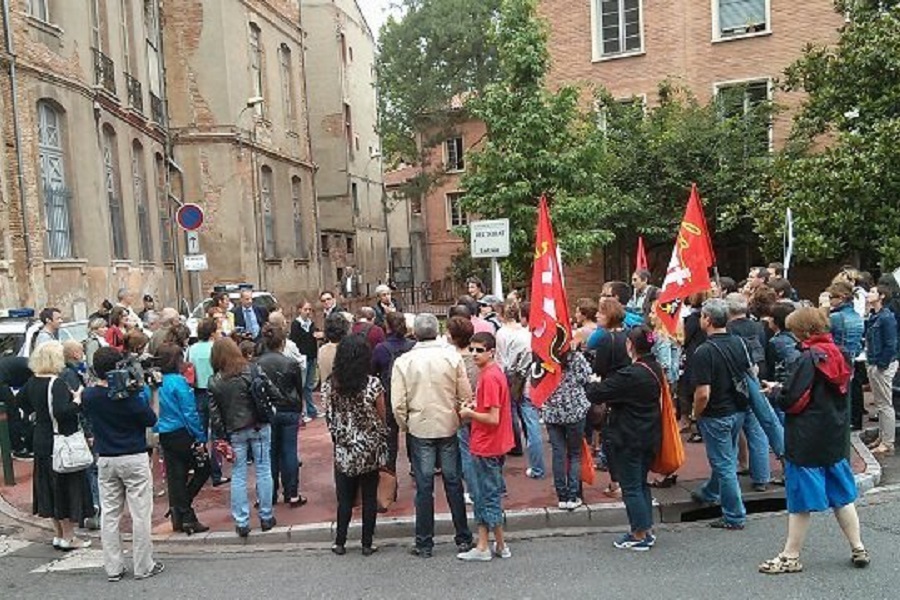 Manifestation du collectif AVS31 le 16 ocotobre 2013 devant le rectorat