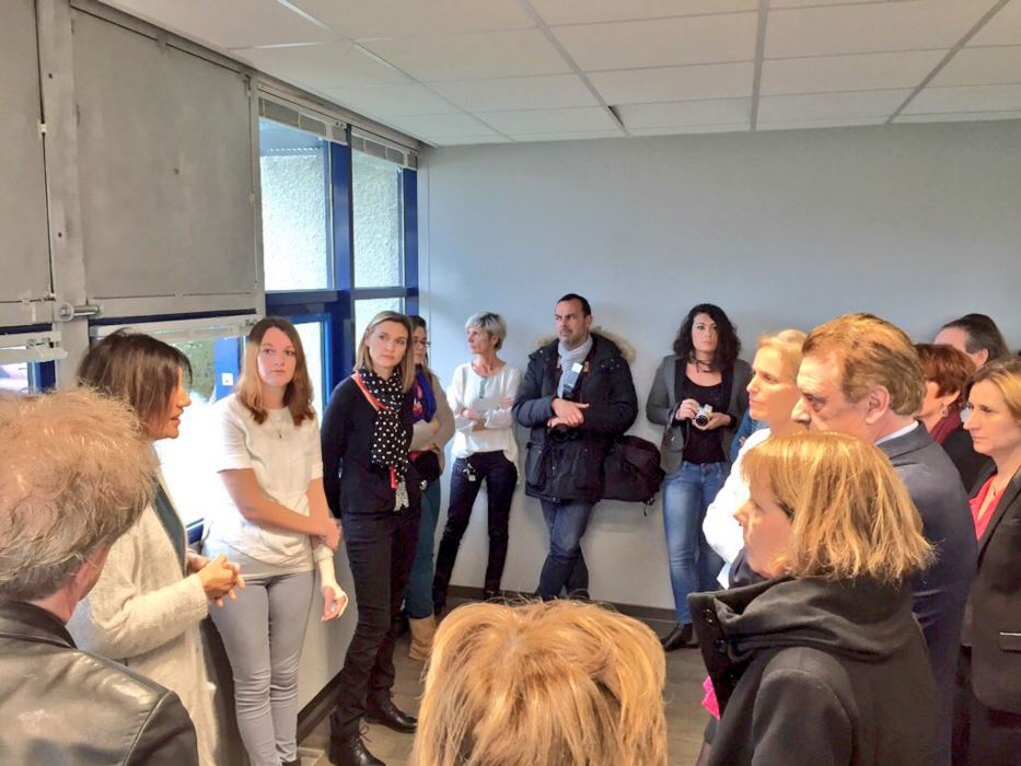 Segolene NEUVILLE lors de la rencontre avec les parents et la nouvelle equipe du SESSAD Esperanza inaugure ce jour