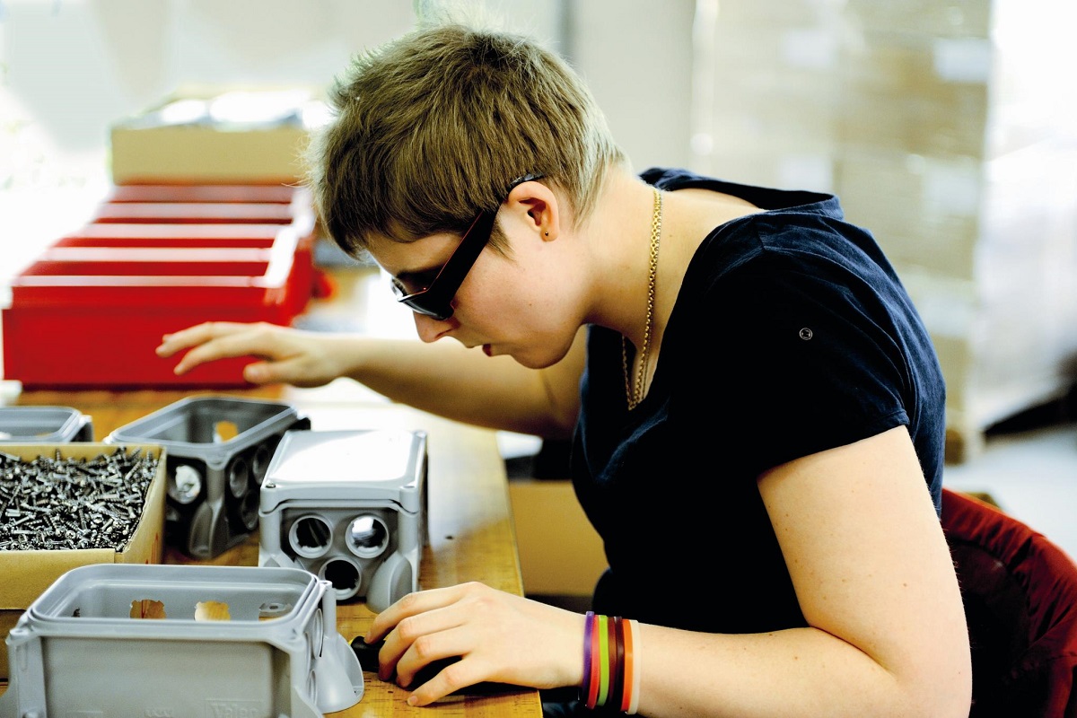 une salariee travaillant non voyante au sein d un esat