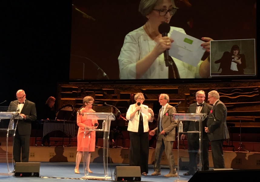 Remise de prix coup de coeur du jury par Marie Anne MONTCHAMP