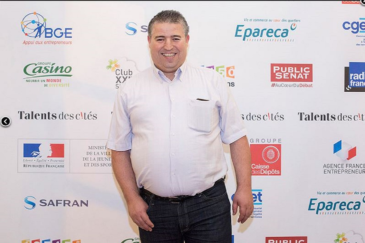 Abdelkader Tadjer lors de sa remise du prix du talent des cite en 2016