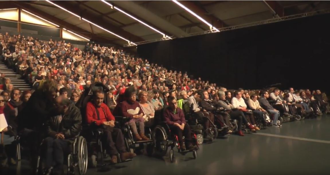 Une conference anime par Lucie NAYAK Docteur en sociologie qui aura connu un grand succes avec pres de participants l apres midi