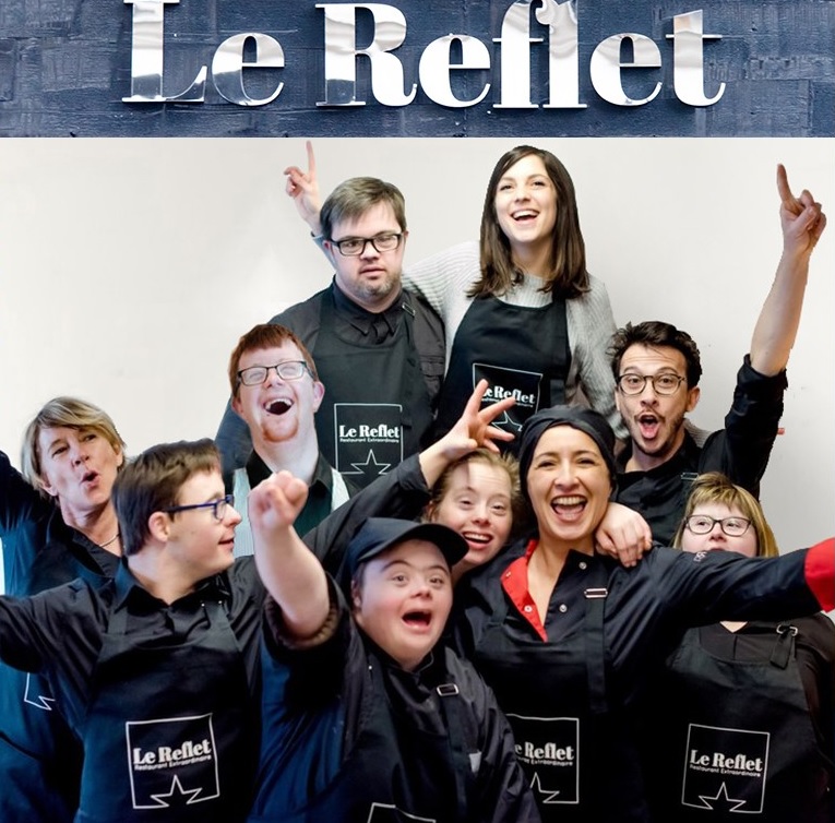 L equipe du restaurant flottant Le Reflet installe a Nante creee en 2016 par