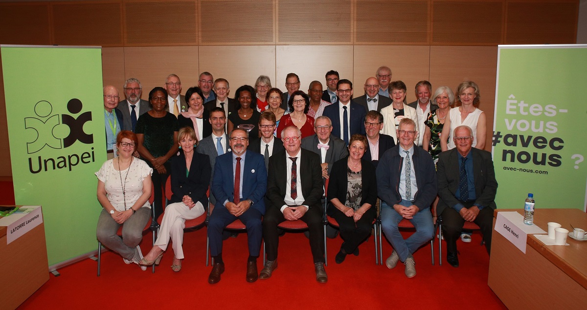 Présentation du nouveau conseil d'administration qui va représenter le mouvement de l'UNAPEI qui vient d être élu à Lyon le 25 Mai 2019 4d052