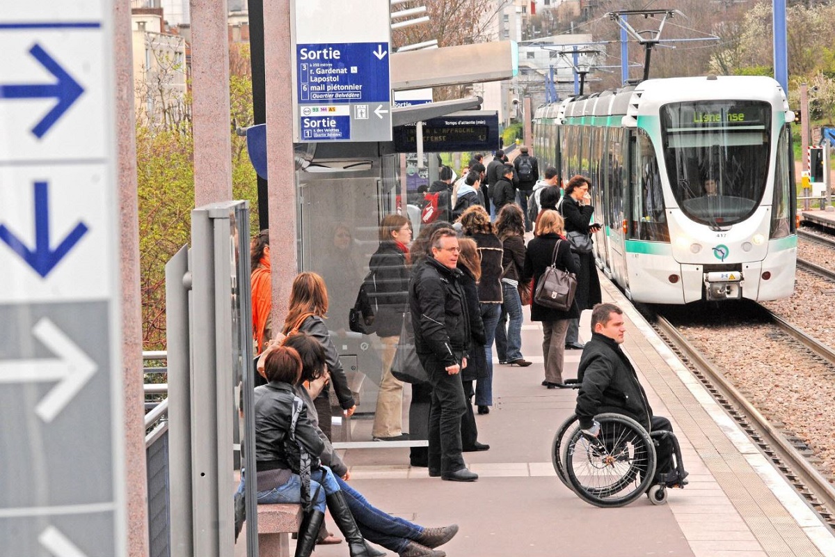 Toutes les lignes de tramway sont accessibles aux personnes en fauteuil contrairement au métro parisien 6178f