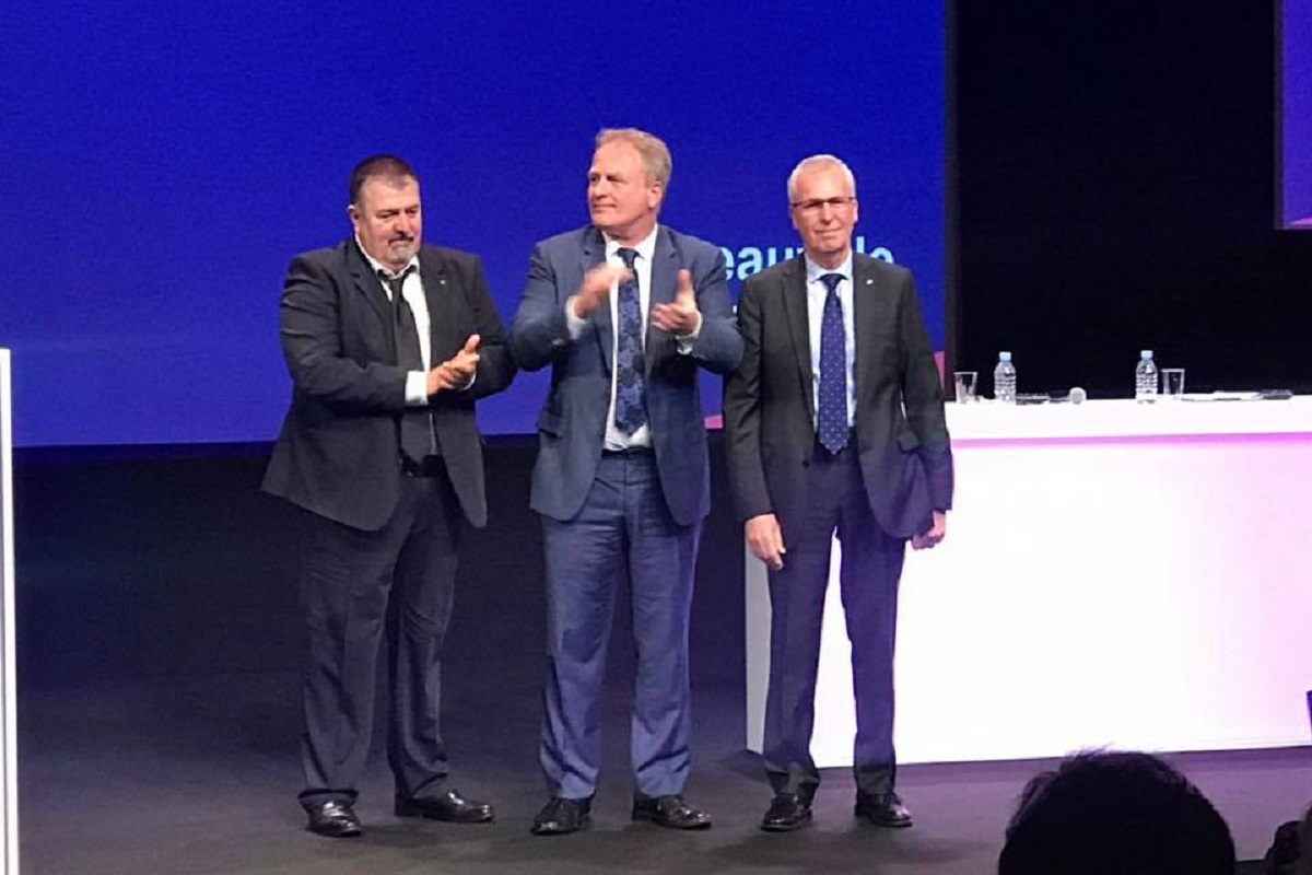 François hommeril au centre avec lancien secretaire géneral et trésorier f572a