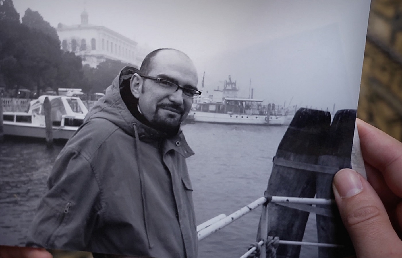 Vincent l ami de Laetitia CARTON a qui elle dedie le film et a avec qui elle parle tout au long du film