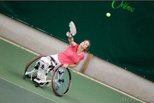 Emmanuelle MORCH qui remporte la victoire la contre &Eacute;velyne CLAVERIE