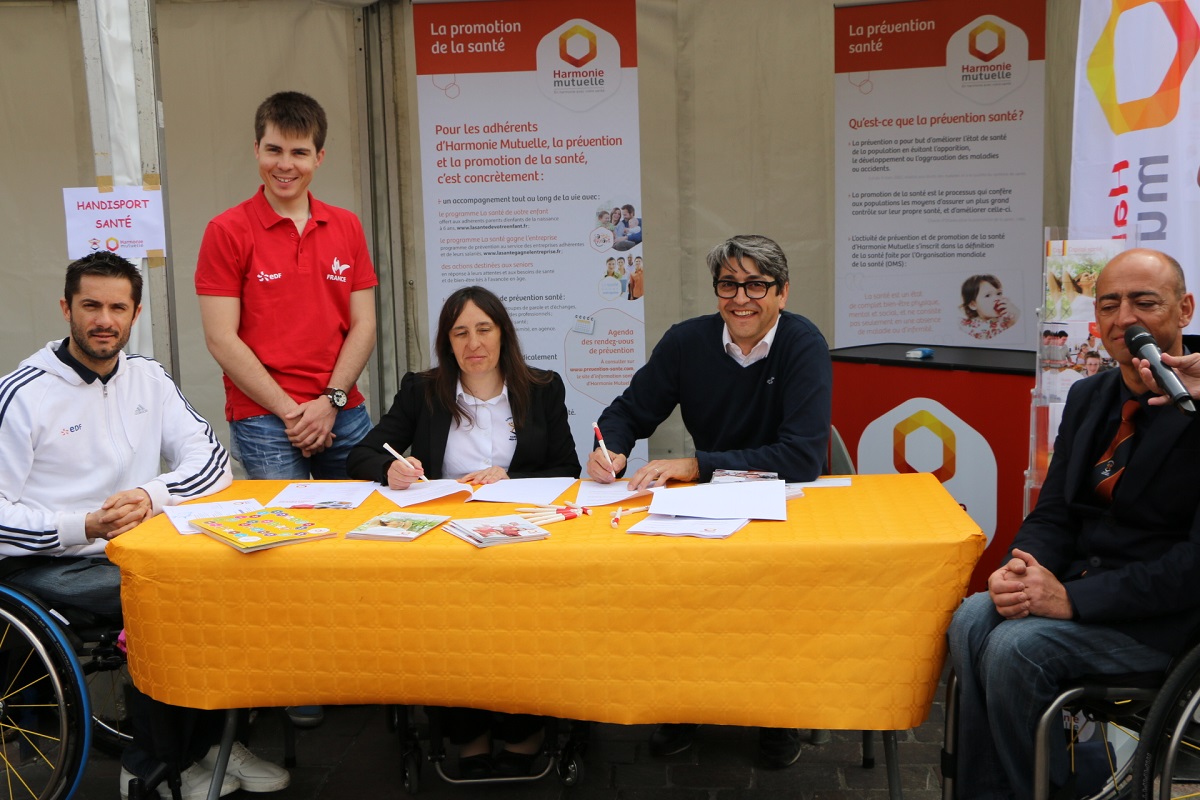 Signature convention Handisport Harmonie Mutuelle
