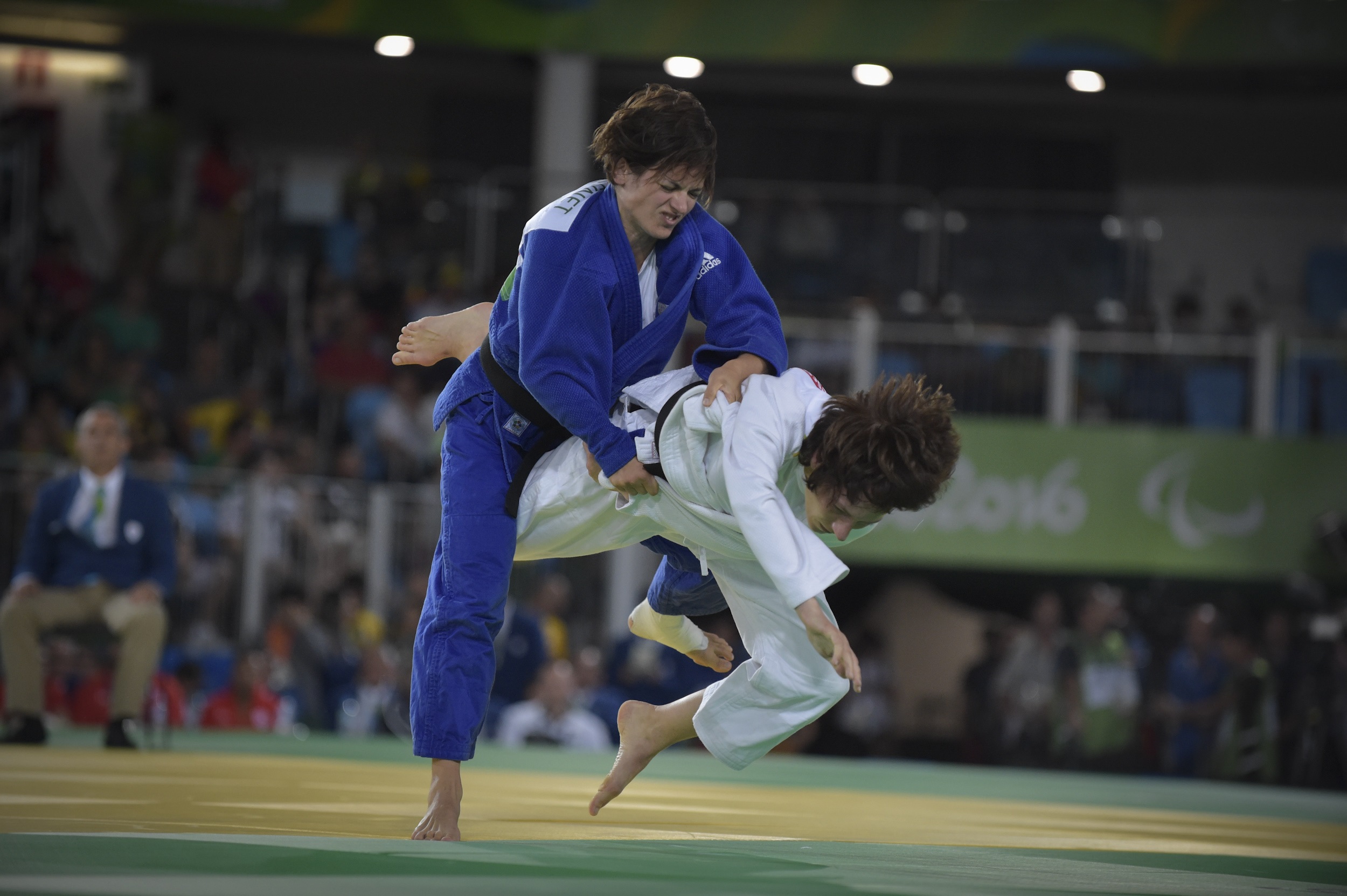 La judokate Sandrine MARTINET face a l Allemande Ramona BRUSSIG en finale