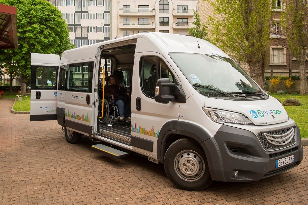 2017.10.09.Bus PAM 91 de transport pour personne a mobilite reduite de lEsonne
