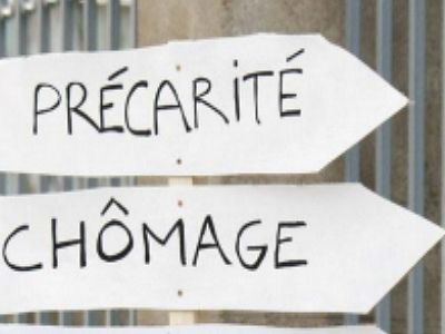 Un pannau indiquant la direction de la pr&eacute;carit&eacute; et ch&ocirc;mage que prend la France (Illustration)