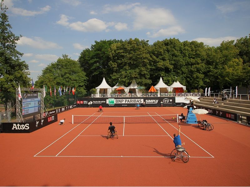 Un des cours de Rolland Garros a Paris©Gregory Picout