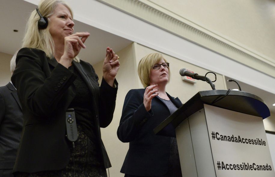La ministre canadienne des sports et des personnes handicapees lors de son intervention l accessibilite du canada