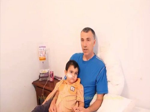 Brett et Naghemeh King les parents de Ashya