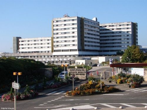 .Hopital-Minjoz-et-deux-hopitaux-composant-le-CHRU-de-Besancon