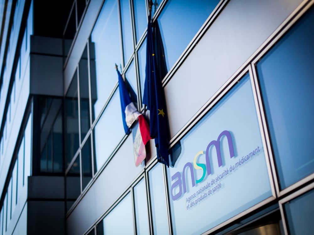 Facade de l agence nationale de securite du medicament et des produits de sante