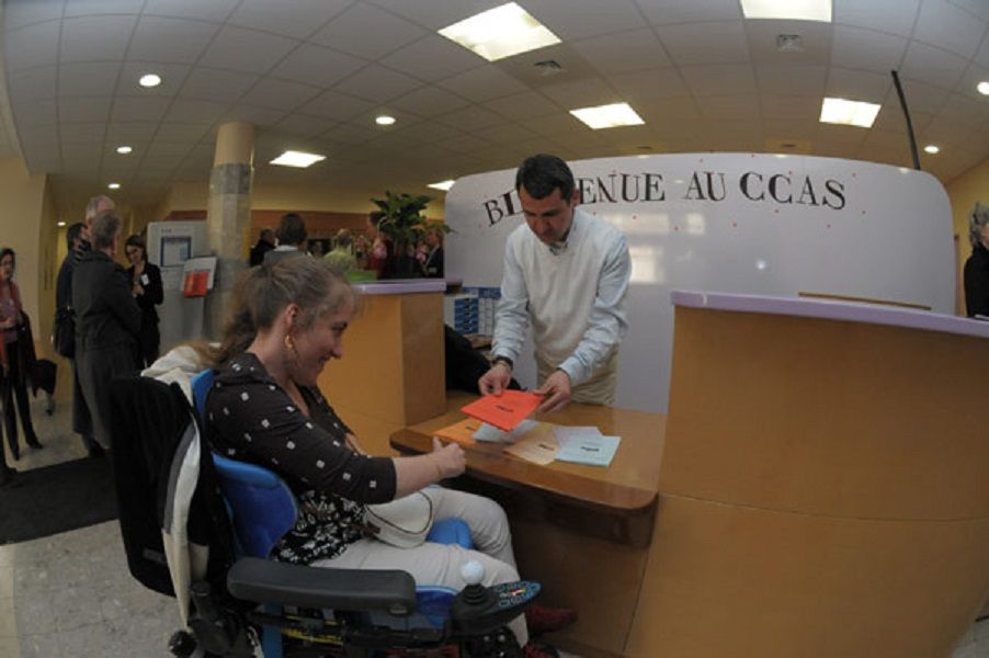 Service d acceuil du CCAS de la ville de Versailles
