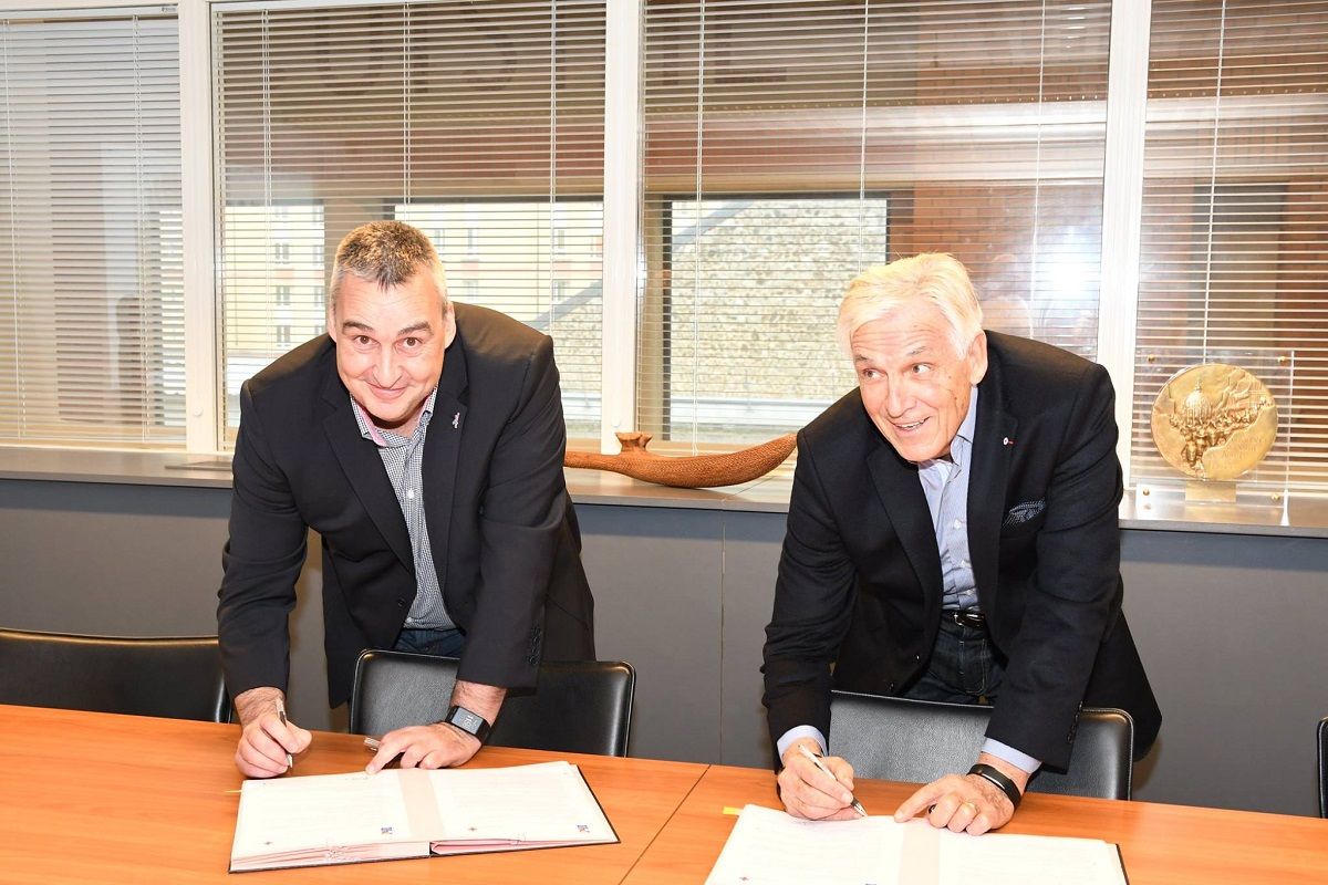 Le president de la FFSA Marc TRUFFAUT et de la Croix Rouge Jean Jacques ELEDJAM