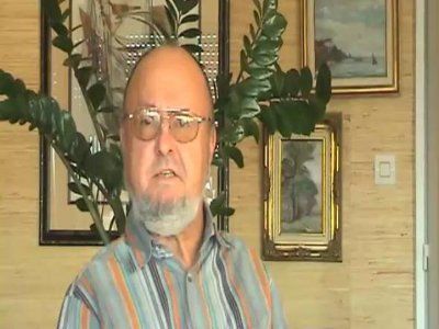 Vincent assante lors d une interview video