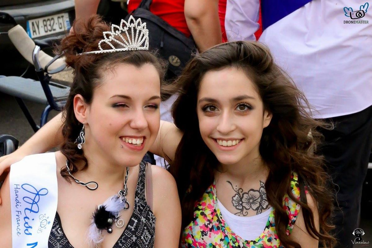 Marie-Lea De Torres a gauche elus Miss Handi France