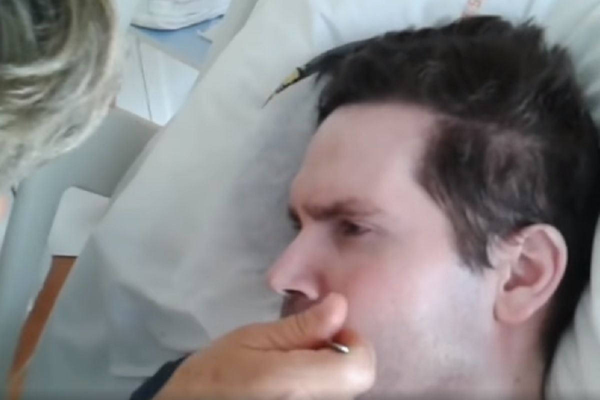 Capture d’écran d'une image dune vidéo avec Vincent LAMBERT et sa mère tourné en 2015 c80d4