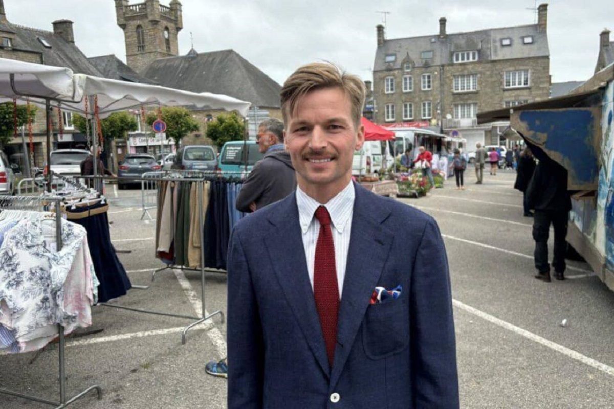 le candidat nicolas conquer dans la 4eme circonscription de la manche 399ad