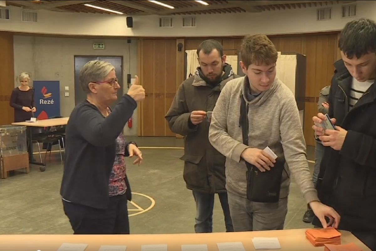 Initiation au vote pour une trentaine de salarie déficient mentaux de la ville de Rezé