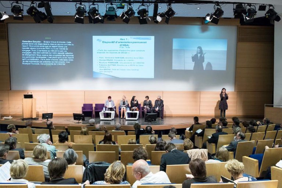 Journee de lancement Une reponse accompagnee pour tous le  10 11 2015 au CNSA