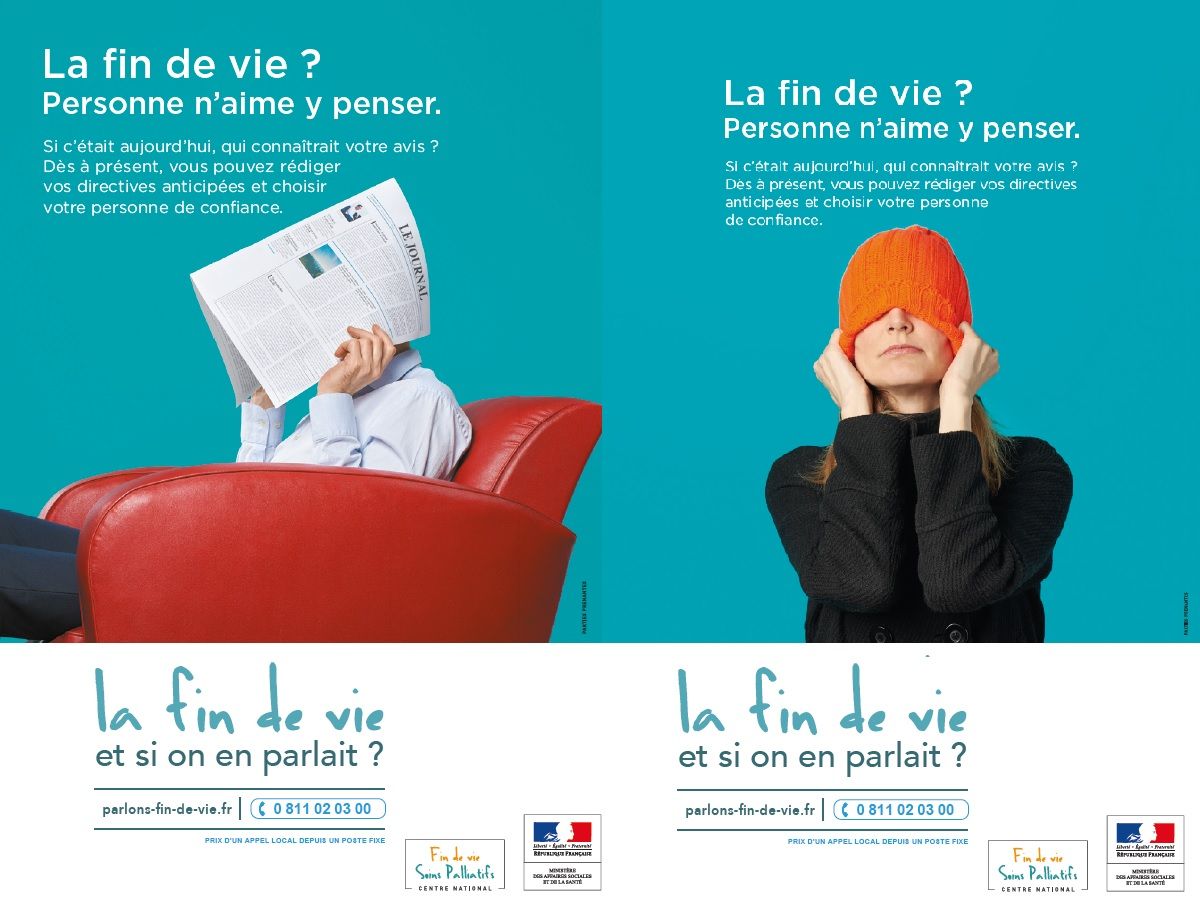 Les deux affiche de la campagne de presse avec un homme a gauche se couvrant la tete d un journal et a droite une femme mais avec un bonnet