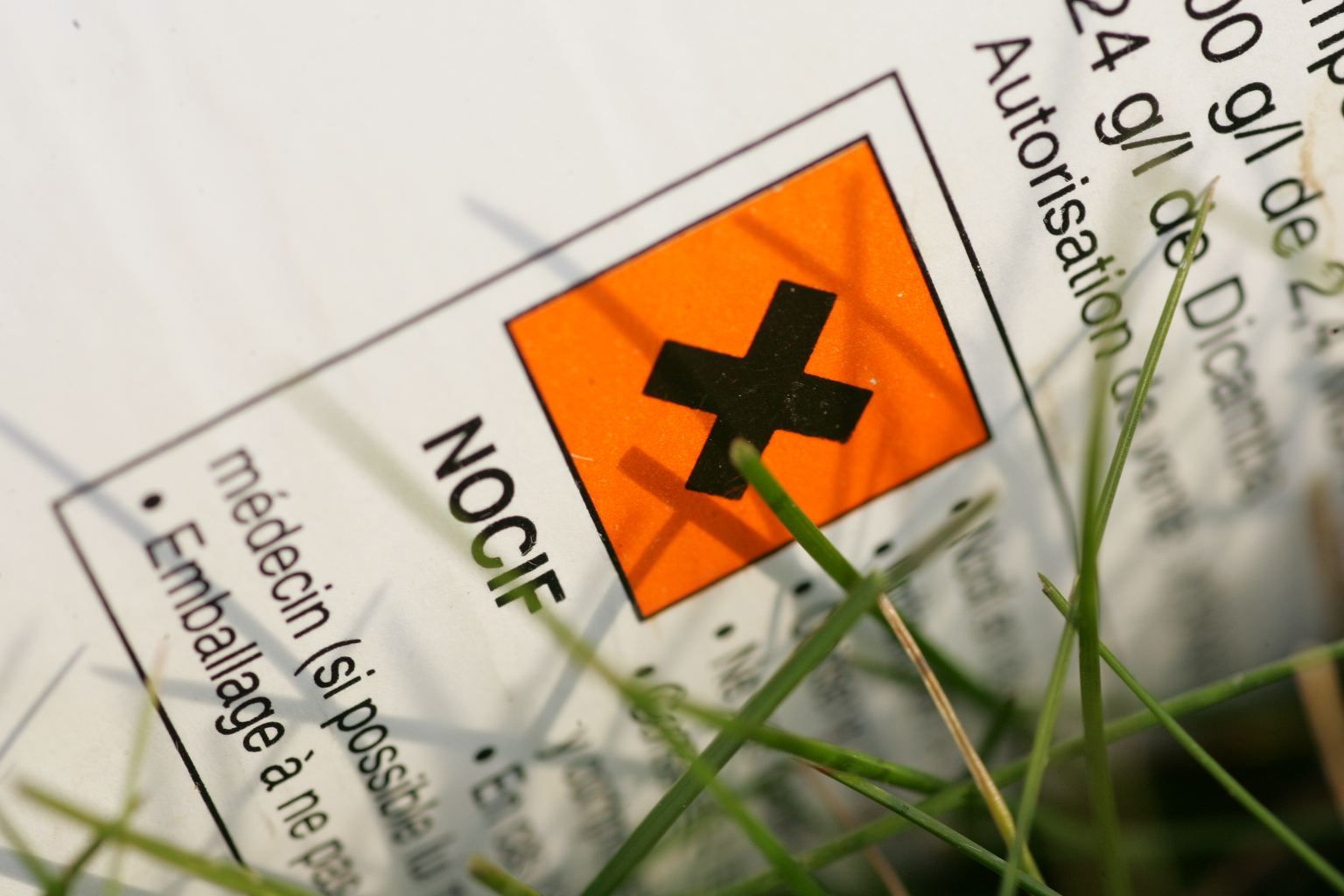 Un emabllage contenant des pesticides agricoles