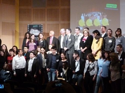 Les étudiants vainqueurs du challenge et les entreprises partenaires Tous HanScène® le 16 mai 2013