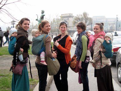 Des milliers femmes font pres 70 heures de travail dit invisible et en manque de reconnaissance dans nos societe