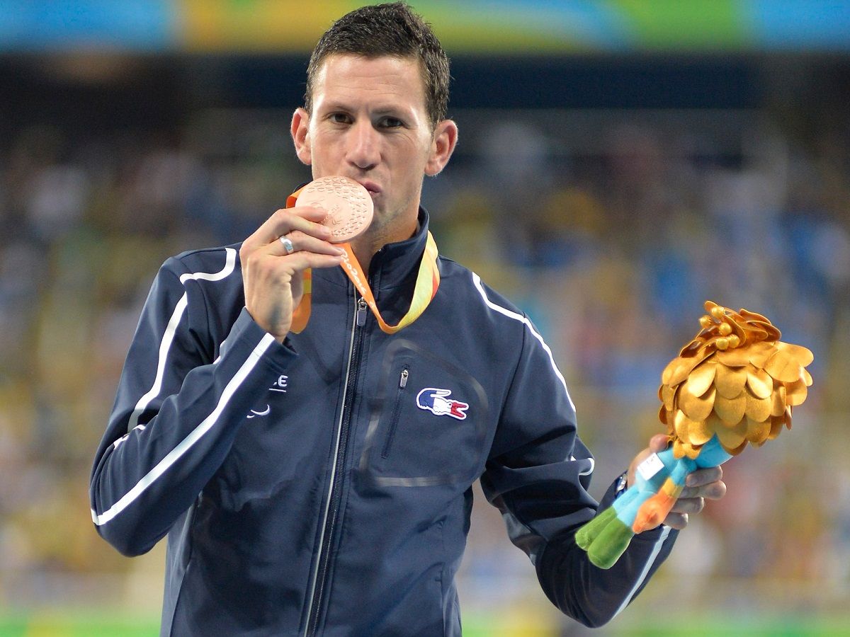 Louis RADIUS remporte la medaille de bronze en 1500 m T38