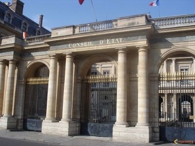 Façade du conseil d'Etat a Paris (illustration)