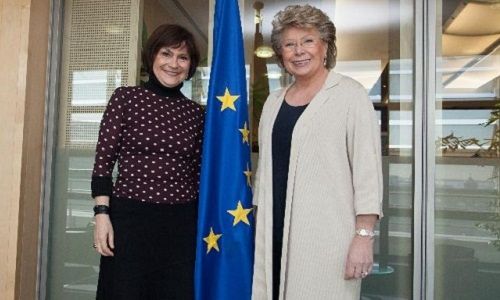 Visite de Marie-Arlette Carlotti,ministre française déléguée chargée des Personnes handicapées et de la Lutte contre l'exclusion, a gauche le 3 mars à Bruxuelle ou elle a rencontré la vice présidente Viviane REDING
