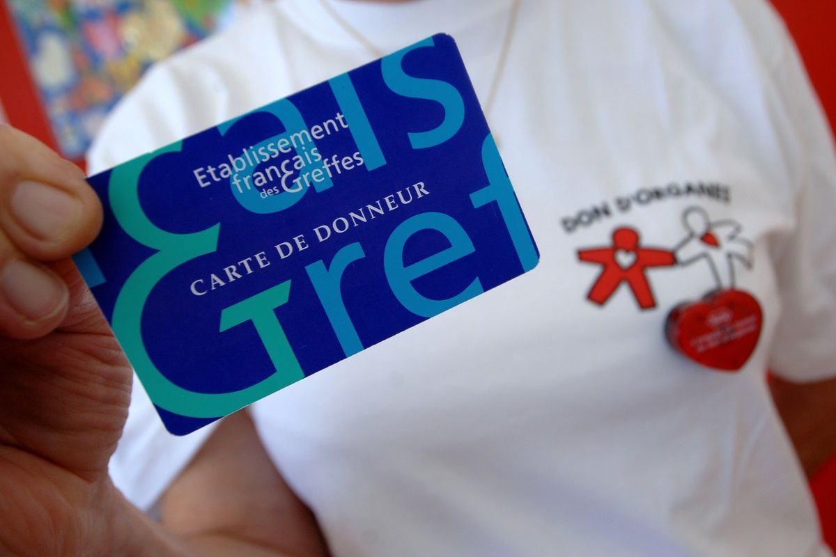 Un donneur avec sa carte d identification