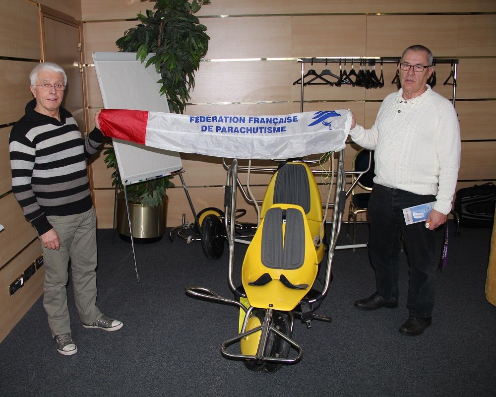 Les pr&eacute;sident du parachutisme handisport